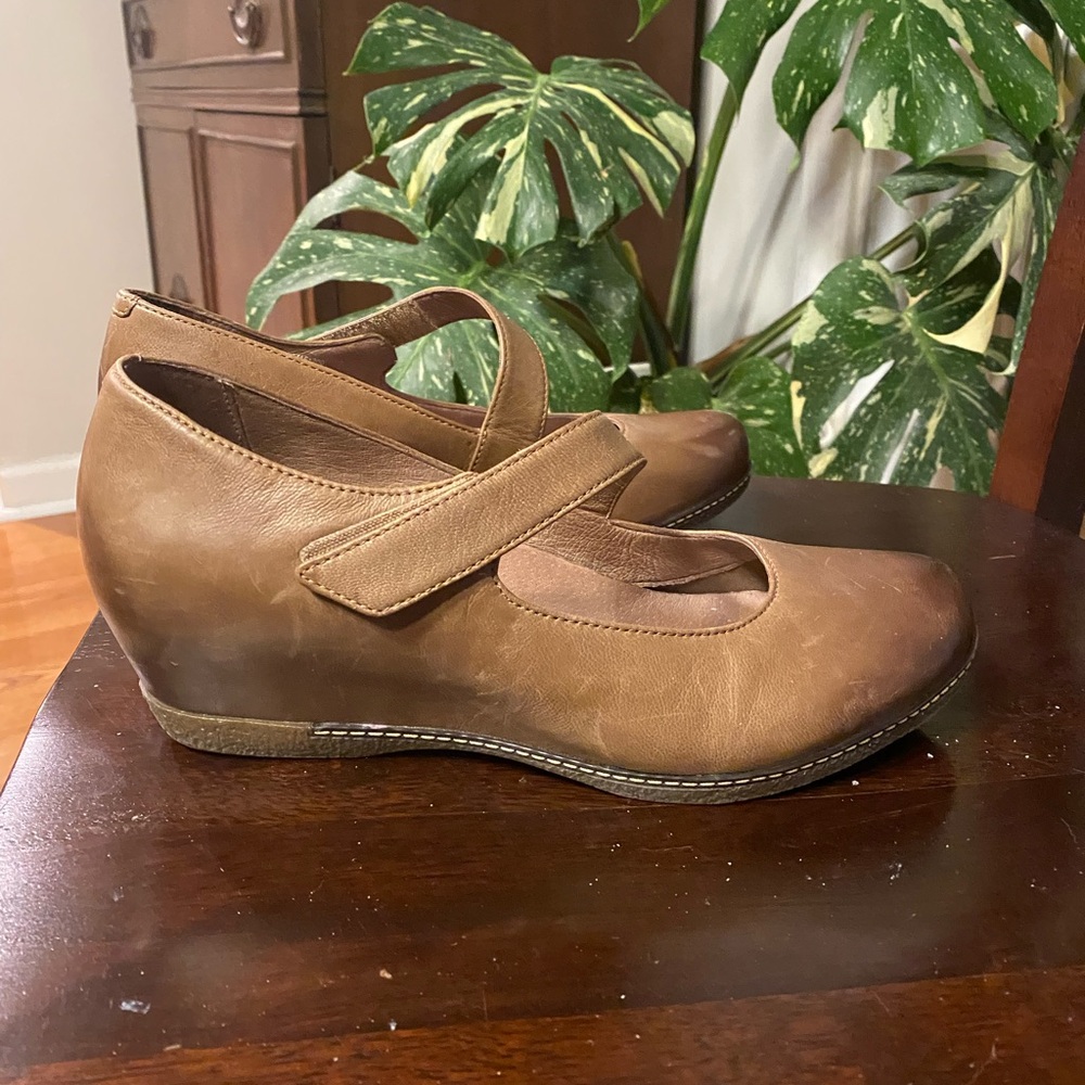 Dansko size 40 Brown Mary Jane Flats - Picture 4 of 9